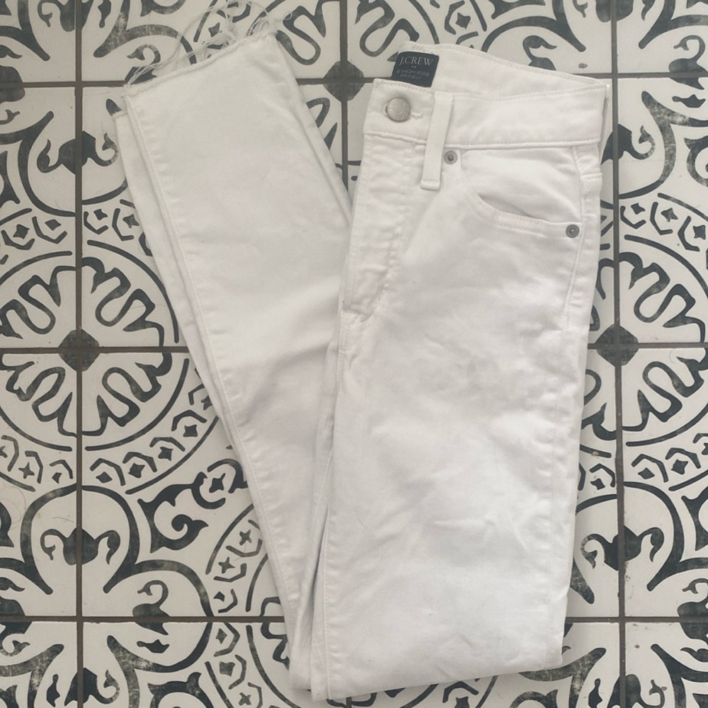 💐 J Crew 10” High Rise White Jeans 24